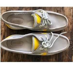 Sperry leather loafers size 8.5 yellow